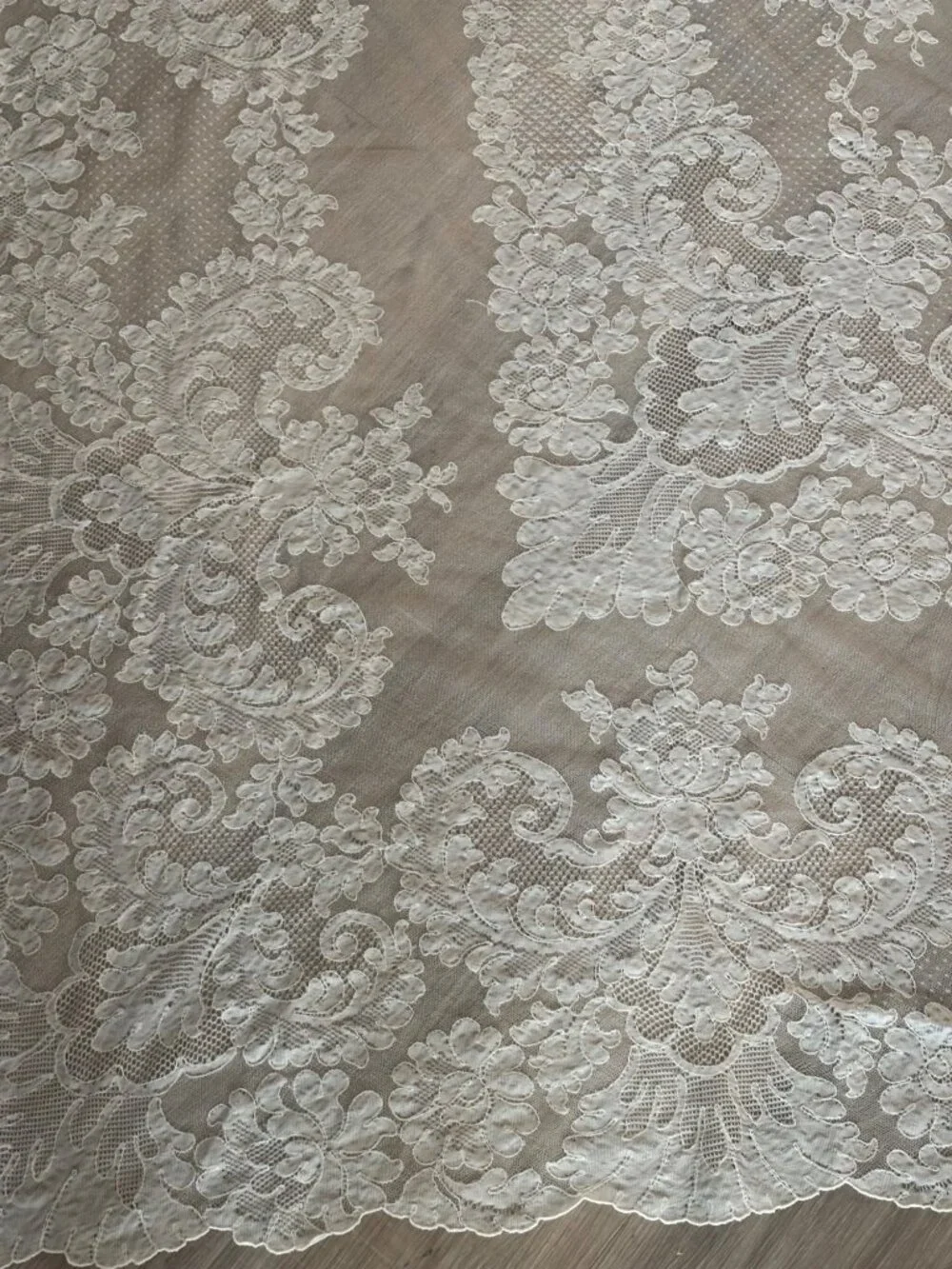 French Alençon Style Lace Tablecloth 72x104 Ivory Vintage Cottage Romantic